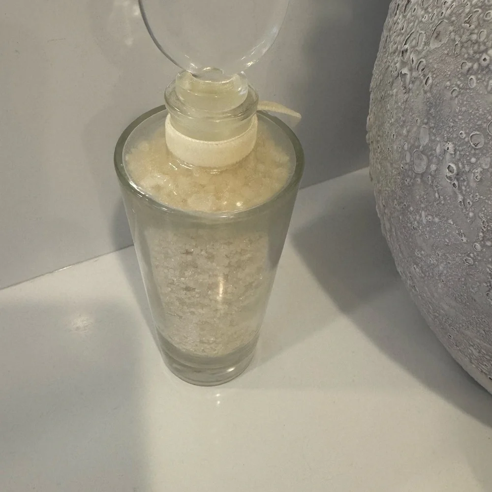 Lady Primrose Glass Decanter Decorative Bottle - Picture 4 of 4